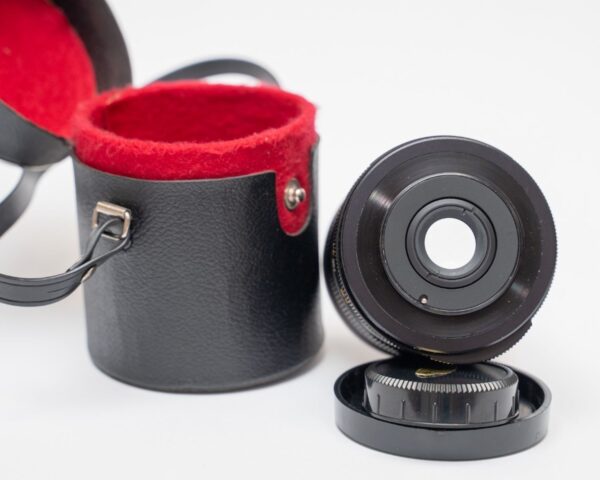 Auto Universar PC 28/2.8 lens.