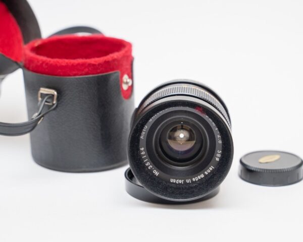 Auto Universar PC 28/2.8 lens.