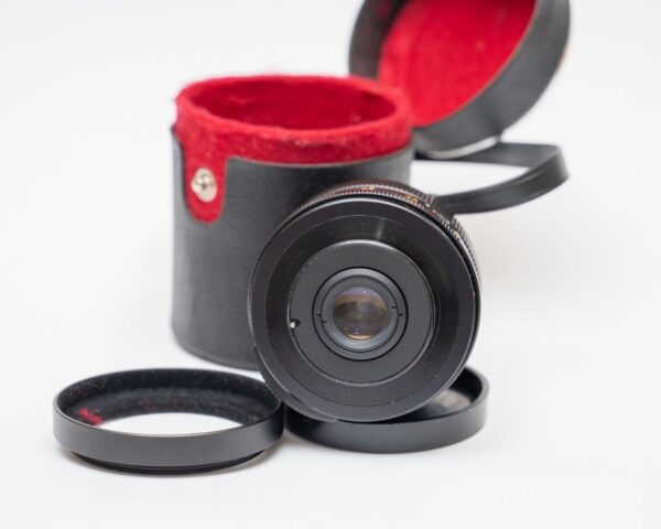 Auto Universar PC 28/2.8 lens.