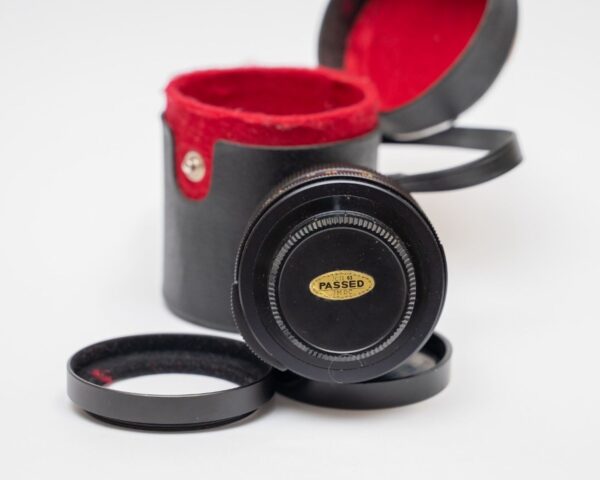 Auto Universar PC 28/2.8 lens.