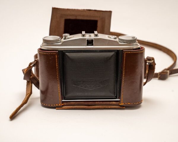 Agfa Isolette 6x6; Solinar 1:3.5/75 lens.