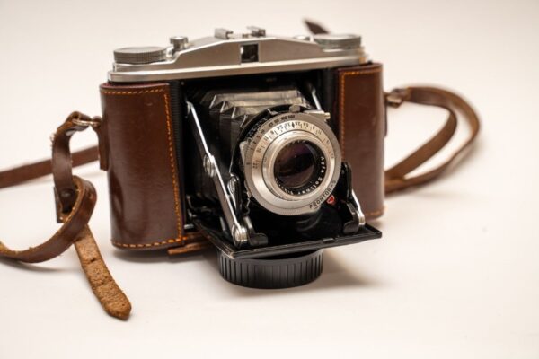 Agfa Isolette 6x6; Solinar 1:3.5/75 lens.