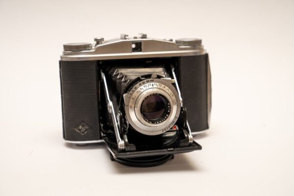 Agfa Isolette 6x6; Solinar 1:3.5/75 lens.