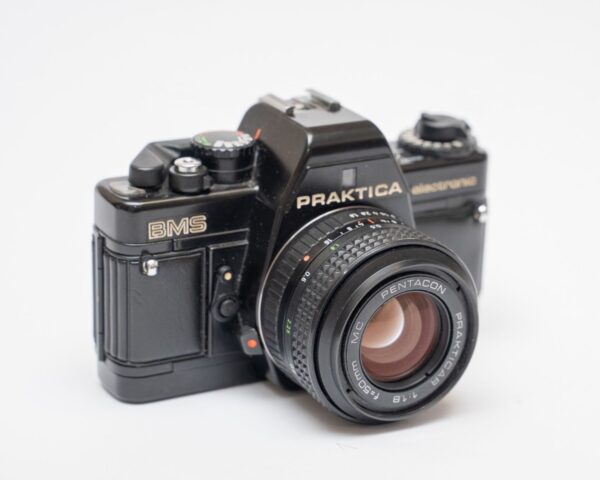 Praktica BMS; Pentacon Prakticar 50/1.8 MC.