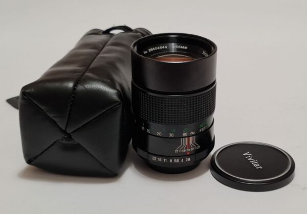 Vivitar 135/2.8 on M42 with both lids; Case.