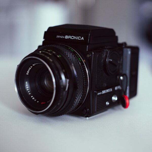 Bronica ETRSi with Zeznazon 75/2.8 lens