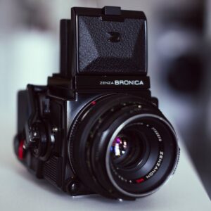 Bronica ETRSi with Zeznazon 75/2.8 lens