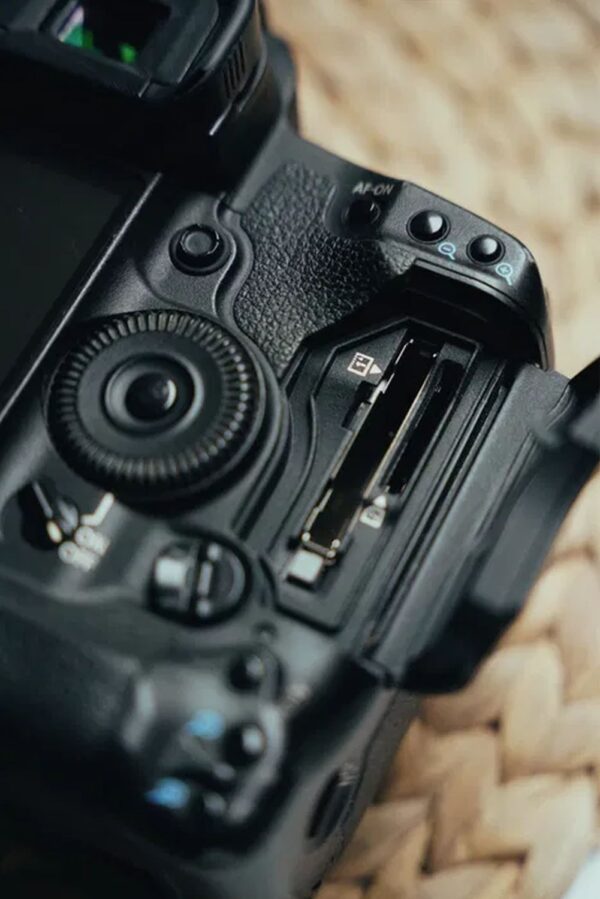 Canon EOS 1D Mark III with Tamron 28-75 (IF) Macro