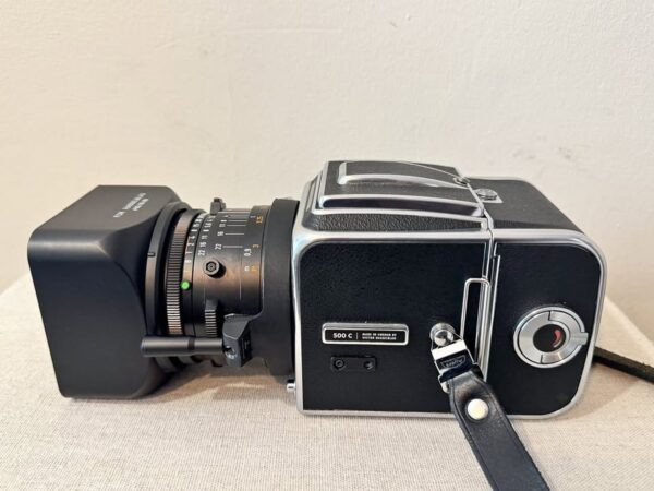 Hasselblad 500C/M with Planar 80mm lens