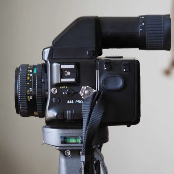 Mamiya 645 PRO + SEKOR C 80/2.8 N lens