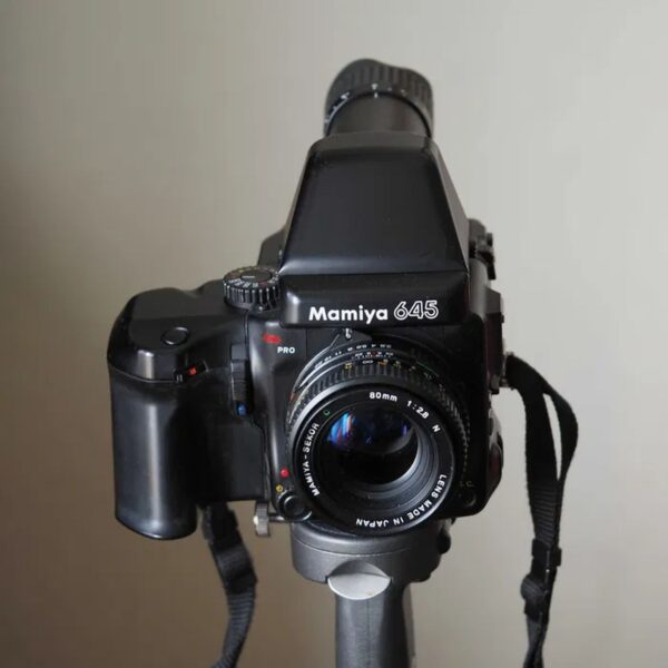 Mamiya 645 PRO + SEKOR C 80/2.8 N lens