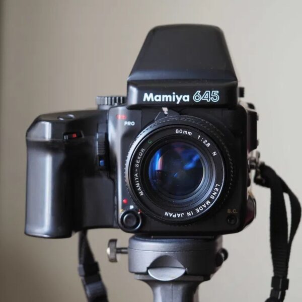 Mamiya 645 PRO + SEKOR C 80/2.8 N lens