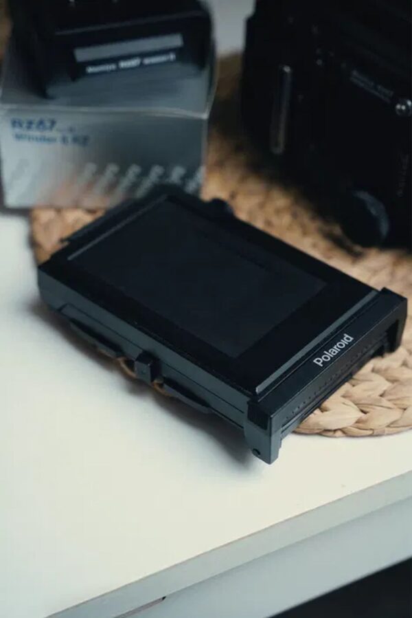 Polaroid back for Mamiya RZ67