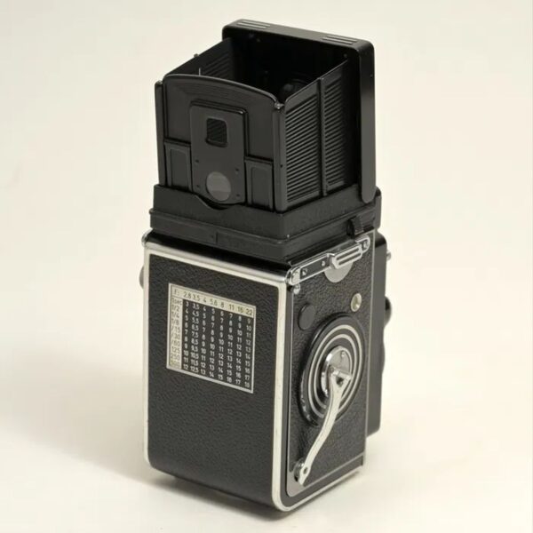 Rolleiflex 2.8F with Carl Zeiss Planar 2.8/80 mm lens