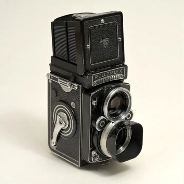 Rolleiflex 2.8F with Carl Zeiss Planar 2.8/80 mm lens