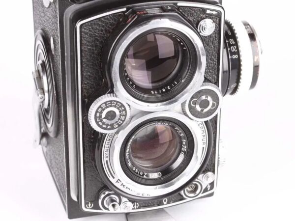 Rolleiflex 3.5C (K4C) with Planar 3.5/75mm lens