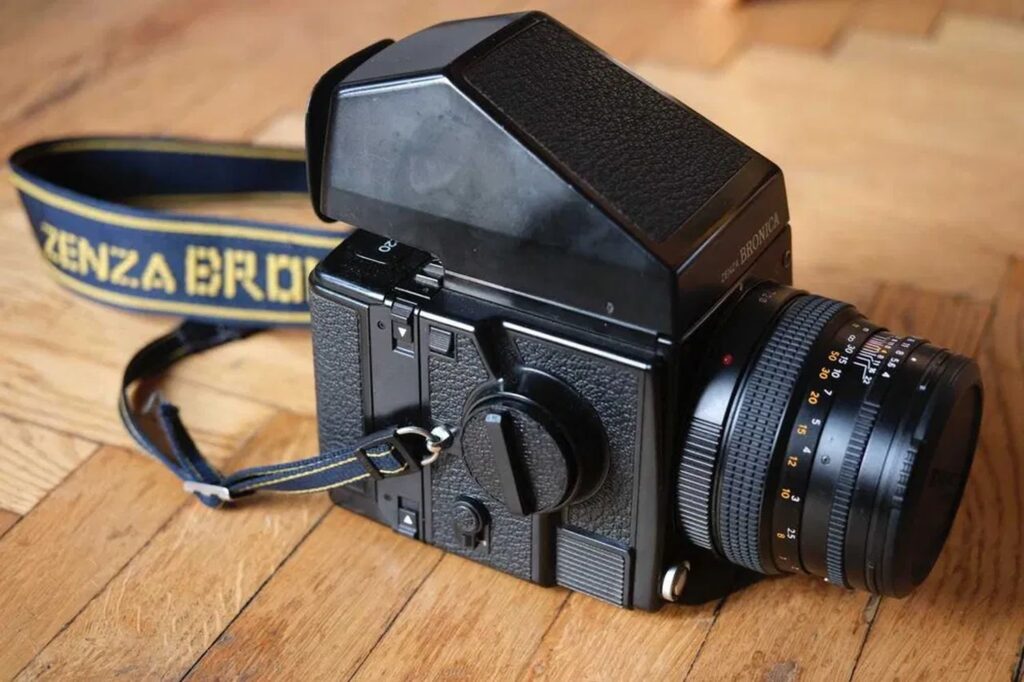 Zenza Bronica GS-1 with two lenses